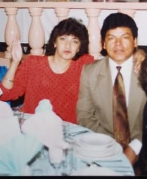 Imágenes para rendir homenaje a persona finada, estas pueden variar en su contenido.