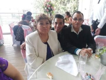 Imágenes para rendir homenaje a persona finada, estas pueden variar en su contenido.