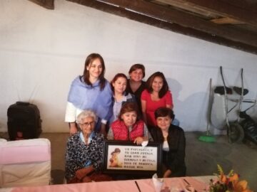 Imágenes para rendir homenaje a persona finada, estas pueden variar en su contenido.