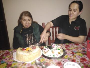 Imágenes para rendir homenaje a persona finada, estas pueden variar en su contenido.