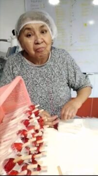 Imágenes para rendir homenaje a persona finada, estas pueden variar en su contenido.