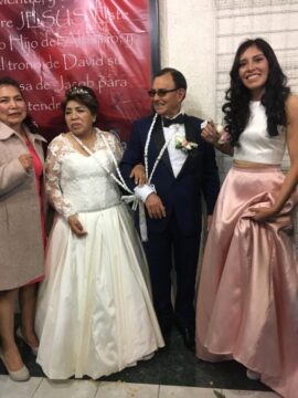 Imágenes para rendir homenaje a persona finada, estas pueden variar en su contenido.