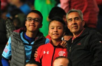 Imágenes para rendir homenaje a persona finada, estas pueden variar en su contenido.