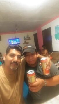 Imágenes para rendir homenaje a persona finada, estas pueden variar en su contenido.