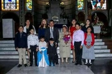 Imágenes para rendir homenaje a persona finada, estas pueden variar en su contenido.