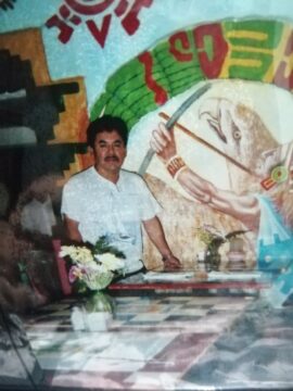 Imágenes para rendir homenaje a persona finada, estas pueden variar en su contenido.