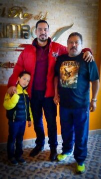 Imágenes para rendir homenaje a persona finada, estas pueden variar en su contenido.