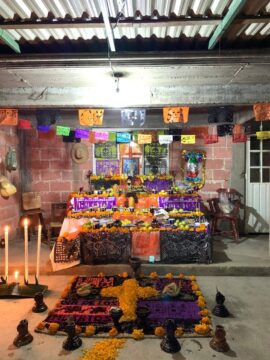 Imágenes para rendir homenaje a persona finada, estas pueden variar en su contenido.