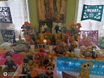 Imágenes para rendir homenaje a persona finada, estas pueden variar en su contenido.