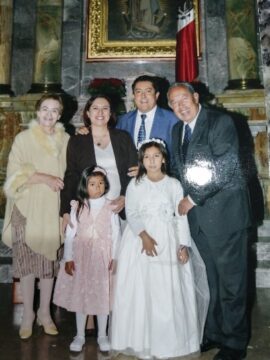 Imágenes para rendir homenaje a persona finada, estas pueden variar en su contenido.