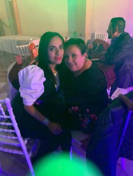 Imágenes para rendir homenaje a persona finada, estas pueden variar en su contenido.