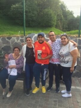 Imágenes para rendir homenaje a persona finada, estas pueden variar en su contenido.