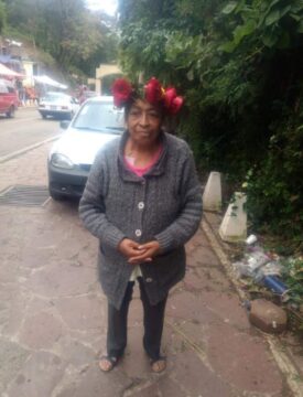 Imágenes para rendir homenaje a persona finada, estas pueden variar en su contenido.