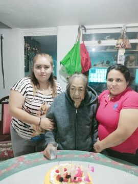 Imágenes para rendir homenaje a persona finada, estas pueden variar en su contenido.