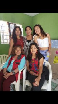 Imágenes para rendir homenaje a persona finada, estas pueden variar en su contenido.