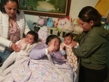 Imágenes para rendir homenaje a persona finada, estas pueden variar en su contenido.