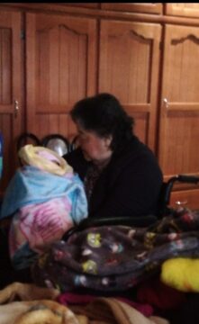 Imágenes para rendir homenaje a persona finada, estas pueden variar en su contenido.