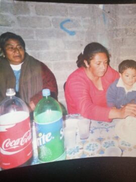 Imágenes para rendir homenaje a persona finada, estas pueden variar en su contenido.
