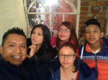 Imágenes para rendir homenaje a persona finada, estas pueden variar en su contenido.