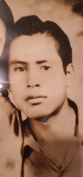 Imágenes para rendir homenaje a persona finada, estas pueden variar en su contenido.