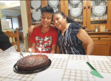 Imágenes para rendir homenaje a persona finada, estas pueden variar en su contenido.