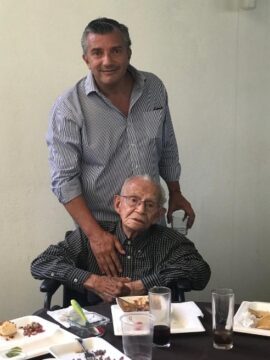 Imágenes para rendir homenaje a persona finada, estas pueden variar en su contenido.
