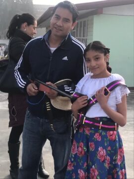 Imágenes para rendir homenaje a persona finada, estas pueden variar en su contenido.