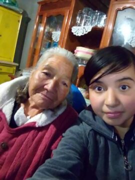Imágenes para rendir homenaje a persona finada, estas pueden variar en su contenido.