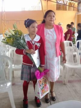Imágenes para rendir homenaje a persona finada, estas pueden variar en su contenido.
