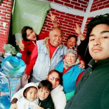 Imágenes para rendir homenaje a persona finada, estas pueden variar en su contenido.