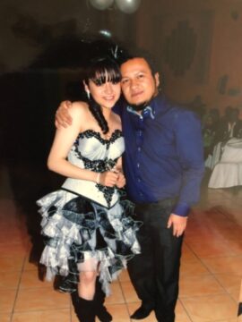Imágenes para rendir homenaje a persona finada, estas pueden variar en su contenido.