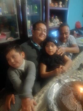Imágenes para rendir homenaje a persona finada, estas pueden variar en su contenido.