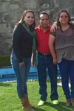 Imágenes para rendir homenaje a persona finada, estas pueden variar en su contenido.