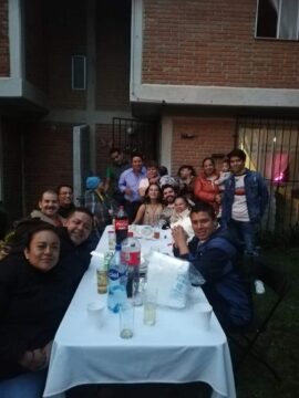 Imágenes para rendir homenaje a persona finada, estas pueden variar en su contenido.