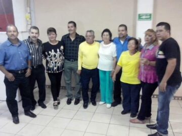 Imágenes para rendir homenaje a persona finada, estas pueden variar en su contenido.