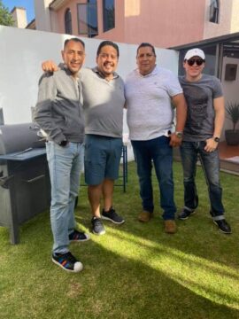 Imágenes para rendir homenaje a persona finada, estas pueden variar en su contenido.