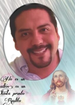 Imágenes para rendir homenaje a persona finada, estas pueden variar en su contenido.