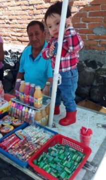 Imágenes para rendir homenaje a persona finada, estas pueden variar en su contenido.