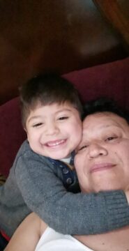 Imágenes para rendir homenaje a persona finada, estas pueden variar en su contenido.