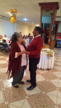 Imágenes para rendir homenaje a persona finada, estas pueden variar en su contenido.