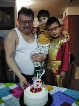 Imágenes para rendir homenaje a persona finada, estas pueden variar en su contenido.