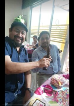 Imágenes para rendir homenaje a persona finada, estas pueden variar en su contenido.