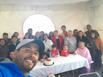 Imágenes para rendir homenaje a persona finada, estas pueden variar en su contenido.