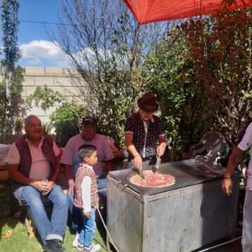 Imágenes para rendir homenaje a persona finada, estas pueden variar en su contenido.