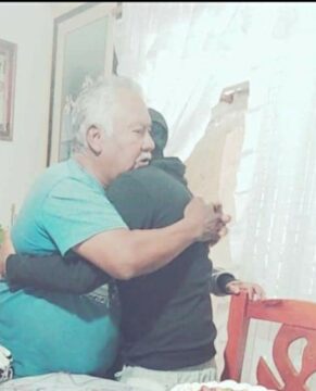 Imágenes para rendir homenaje a persona finada, estas pueden variar en su contenido.