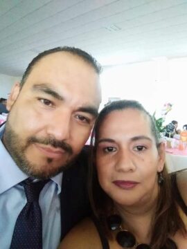 Imágenes para rendir homenaje a persona finada, estas pueden variar en su contenido.
