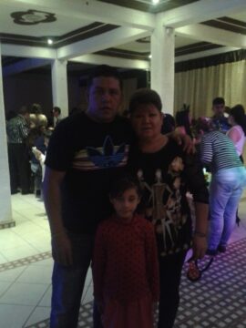 Imágenes para rendir homenaje a persona finada, estas pueden variar en su contenido.