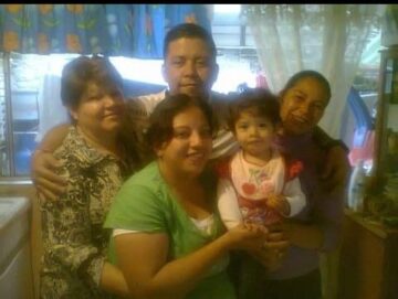 Imágenes para rendir homenaje a persona finada, estas pueden variar en su contenido.