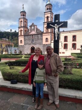 Imágenes para rendir homenaje a persona finada, estas pueden variar en su contenido.