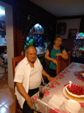 Imágenes para rendir homenaje a persona finada, estas pueden variar en su contenido.